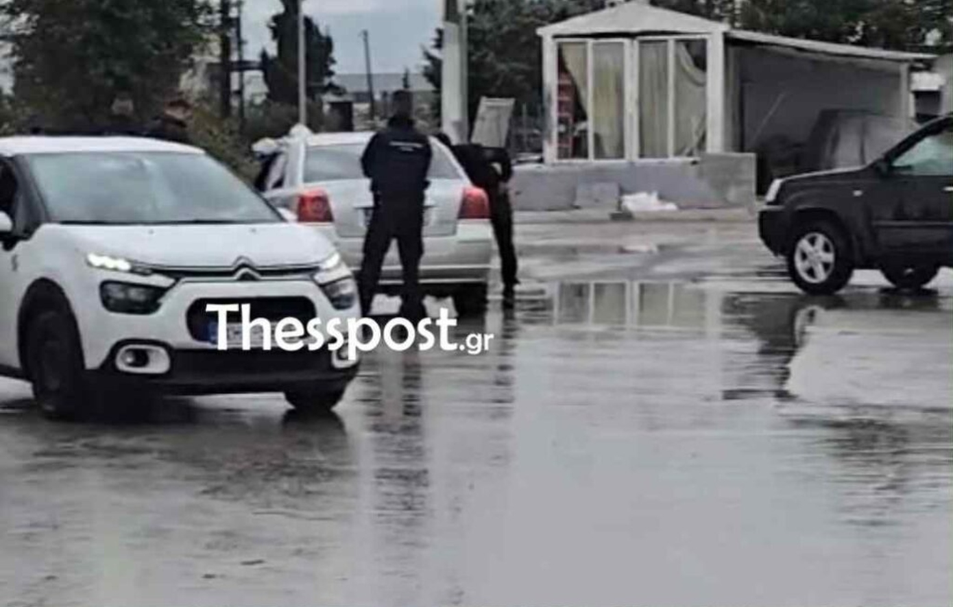 Aστυνομία μέσα σε οικισμό Ρομά στη Θεσσαλονίκη &#8211; Βίντεο από τους ελέγχους της ΕΛ.ΑΣ.