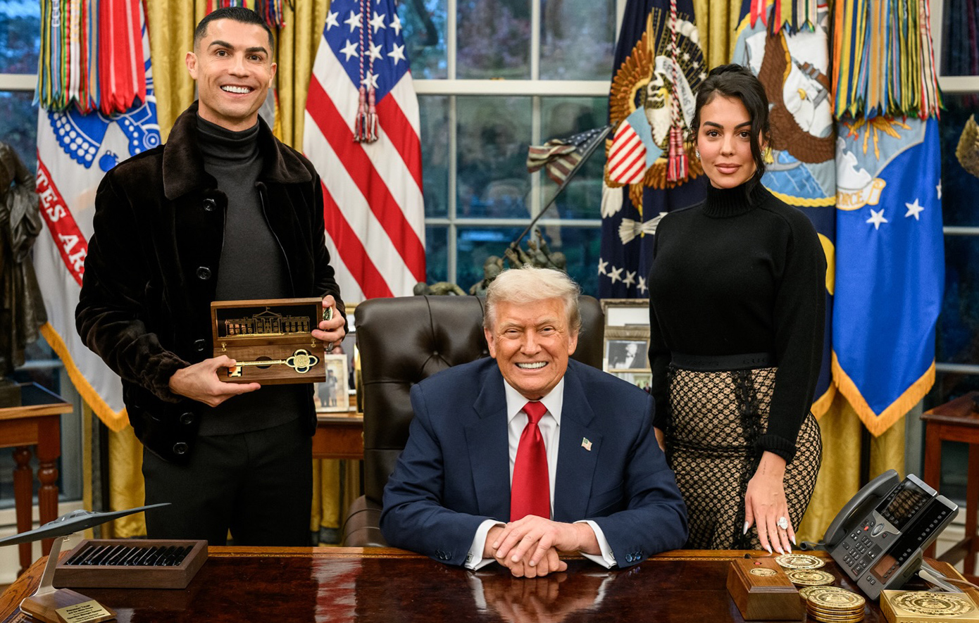 Ο Κριστιάνο Ρονάλντο «κατέκτησε» τον Λευκό Οίκο &#8211; Η φωτογραφία με τον Τραμπ και τη Χεορχίνα στο οβάλ γραφείο