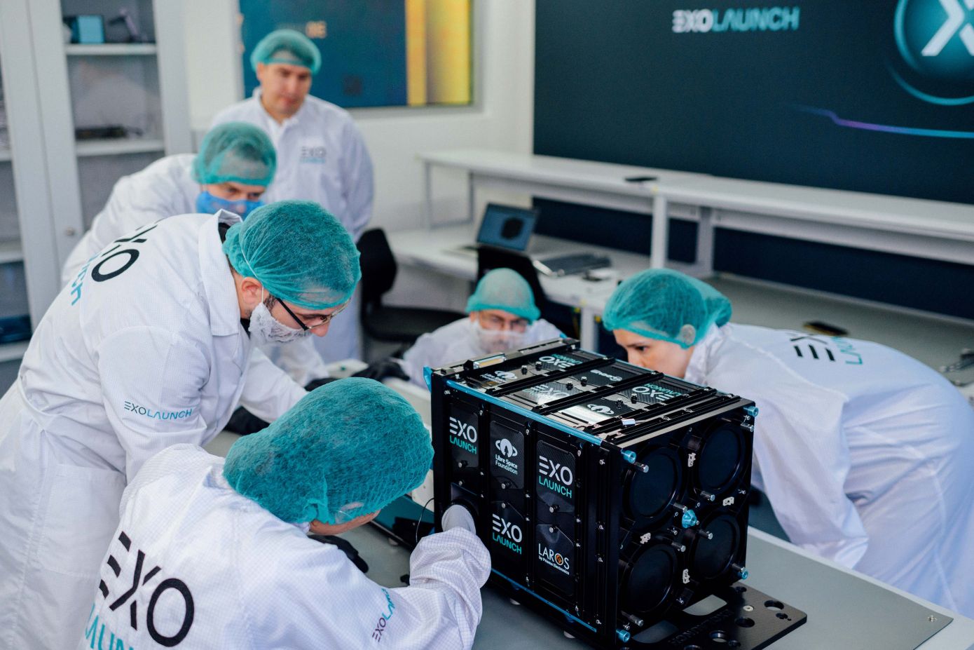 Ξεκίνησε η αντίστροφη μέτρηση για τον MICE-1, τον ελληνικό νανοδορυφόρο της ναυτιλίας