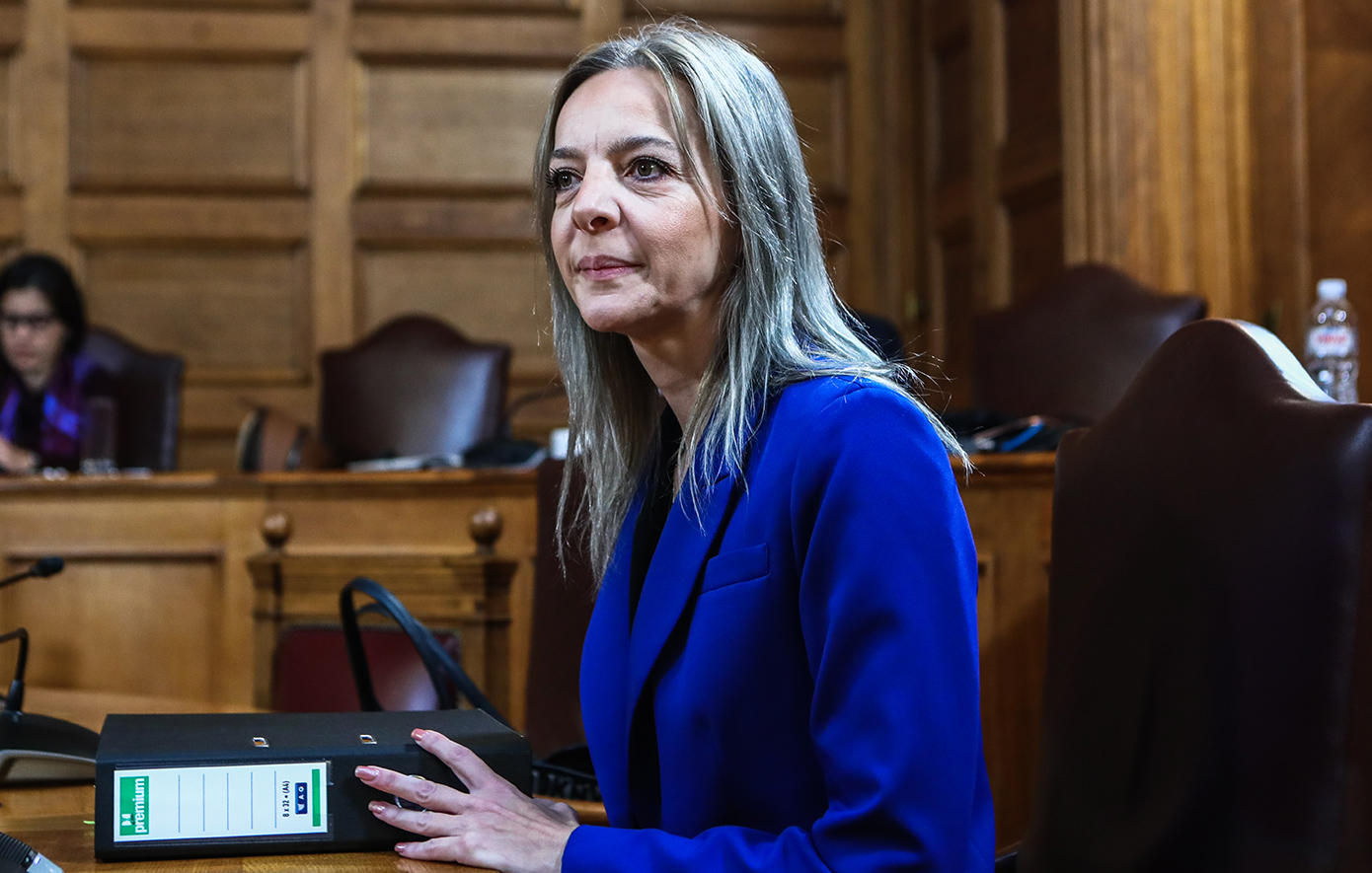 «Δεν έχω Ferrari, όπως γράφουν, ένα μοτοποδήλατο έχω μόνο», λέει η Σεμερτζίδου στην Εξεταστική για τον ΟΠΕΚΕΠΕ