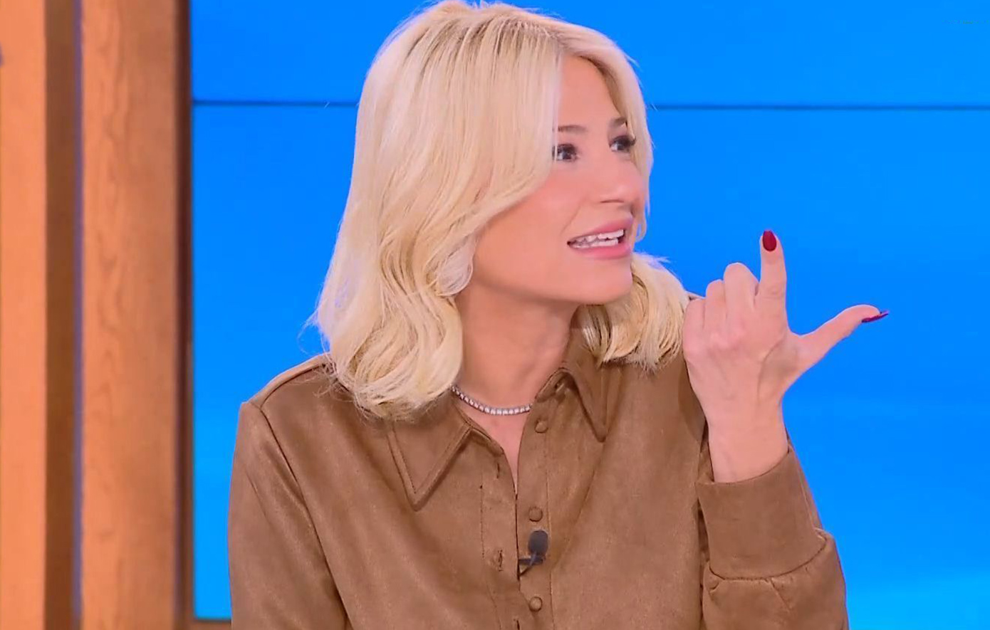 Φαίη Σκορδά: «Οτιδήποτε κάνω θέλω να το πληρώνω, από το μπότοξ μέχρι τα νύχια &#8211; Στα μπουζούκια δεν έχω πληρώσει ποτέ»