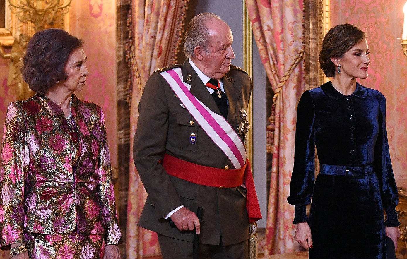 Χουάν Κάρλος: «Καρφώνει» τη Λετίθια για διάλυση της οικογένειας – Η δημόσια άσκηση βίας στη βασίλισσα Σοφία