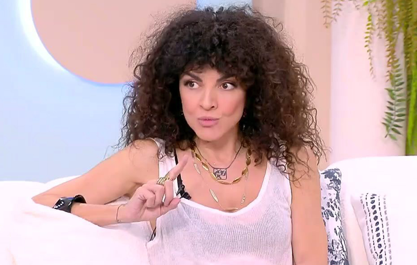 Μαρία Σολωμού: «Όταν είμαι στο σπίτι, μιλάω μόνη μου και μου απαντάω»
