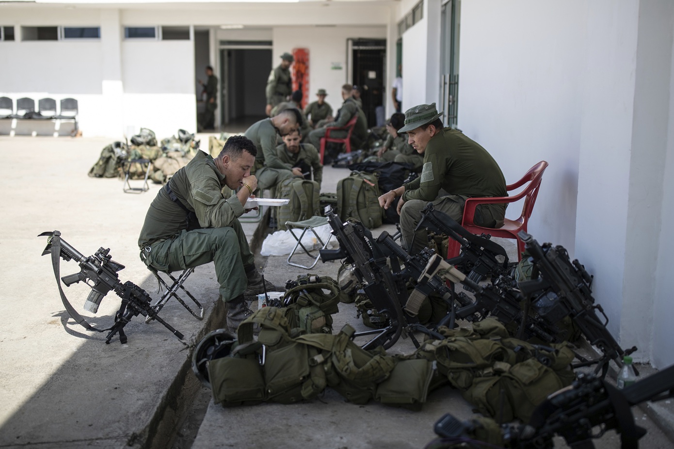 Σε διαθεσιμότητα τέθηκαν ένας στρατηγός και ο επικεφαλής της υπηρεσίας πληροφοριών στην Κολομβία