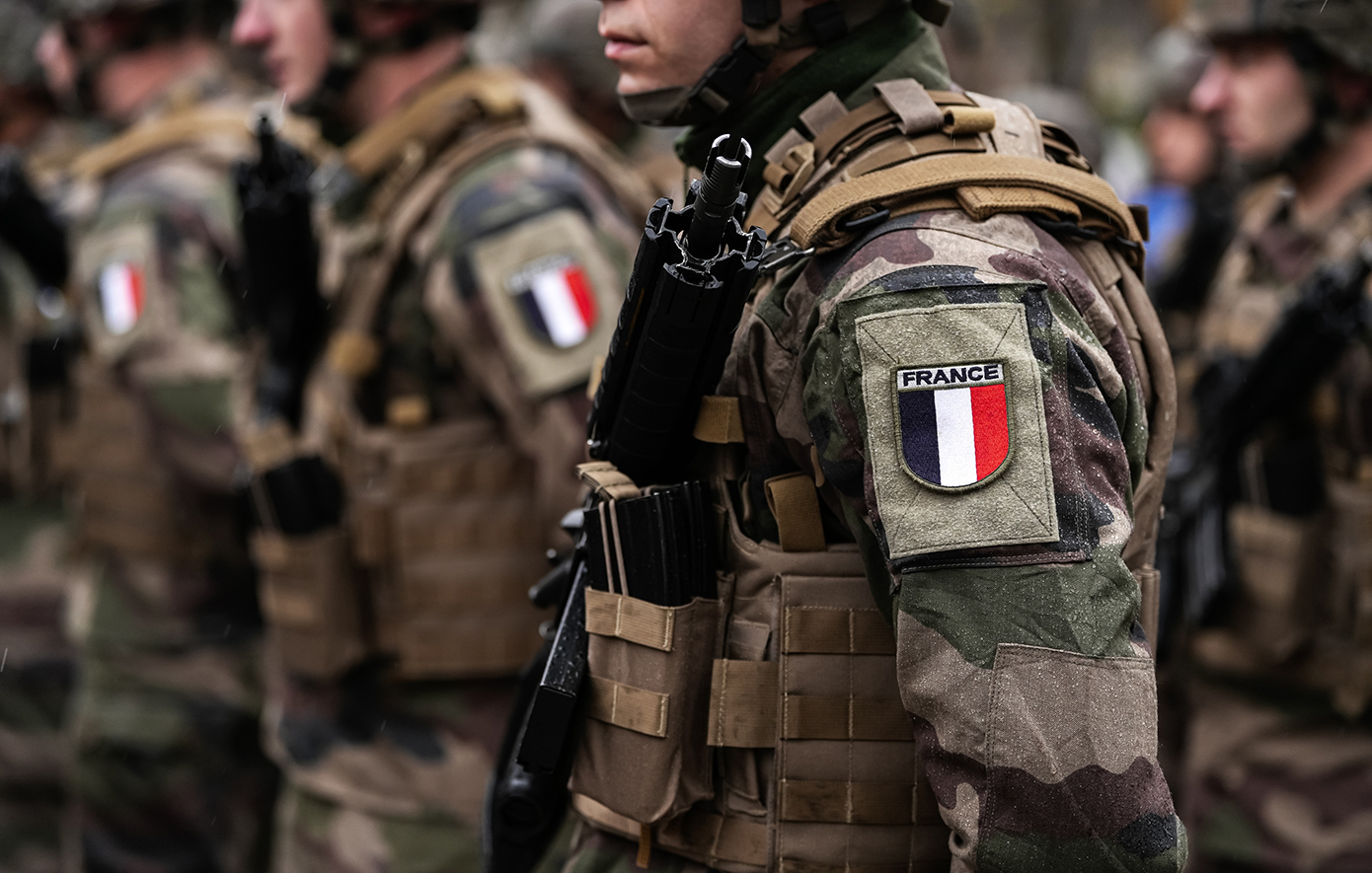 Πρόγραμμα εθελοντικής στρατιωτικής θητείας θα ανακοινώσει σήμερα ο Μακρόν