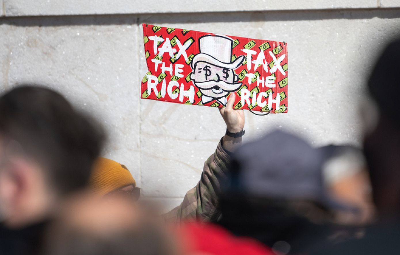 Οι πλούσιοι στην Ελβετία θα παραμείνουν πλούσιοι: Οι Ελβετοί καταψήφισαν την πρόταση για φορολόγηση των πολύ πλούσιων με ποσοστό 79%