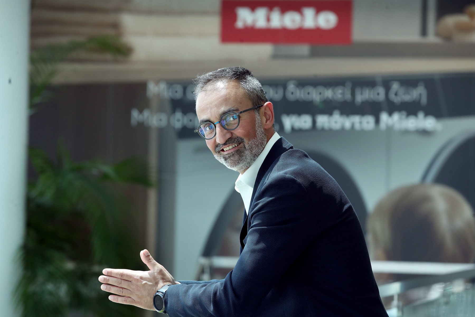 «Πρόοδος σημαίνει να δημιουργούμε προϊόντα και εμπειρίες που κάνουν τους ανθρώπους χαρούμενους»