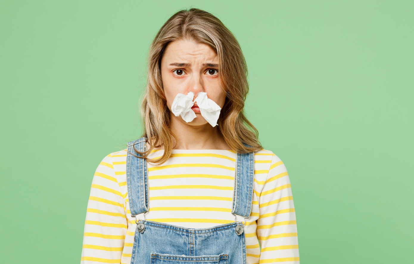 H εποχή της… μύξας: Τι σημαίνει το χρώμα της ρινικής βλέννας για την υγεία σας