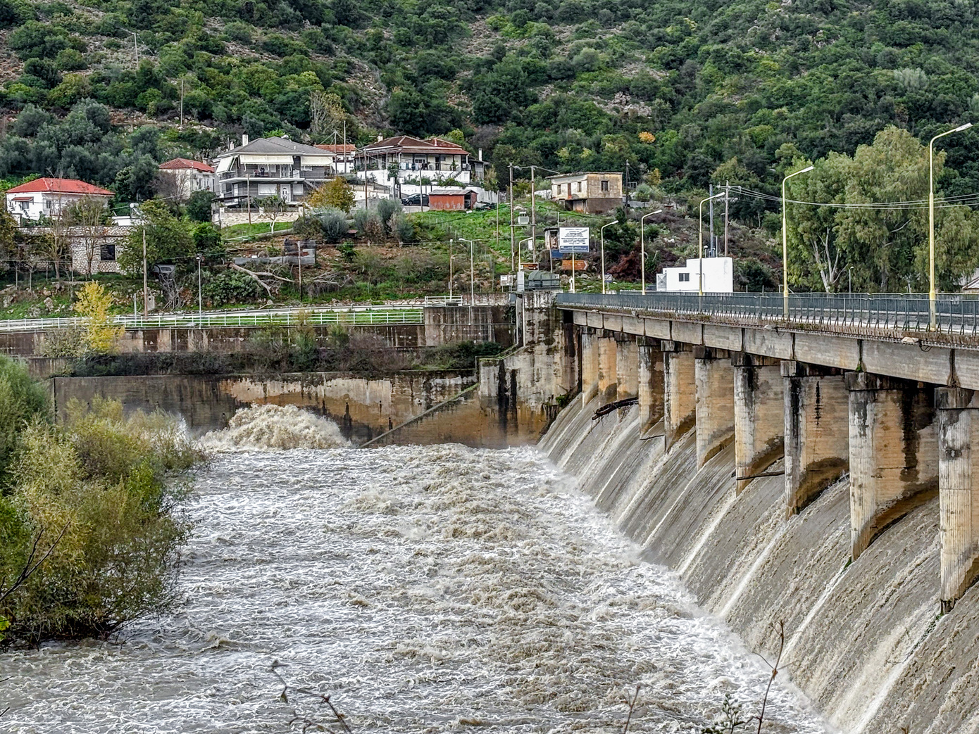 «Βιβλική καταστροφή» από τις πλημμύρες στην Ήπειρο &#8211; Στο έλεος της κακοκαιρίας η Δυτική Ελλάδα &#8211; Κλιμάκιο της Πολιτικής Προστασίας στην Κέρκυρα
