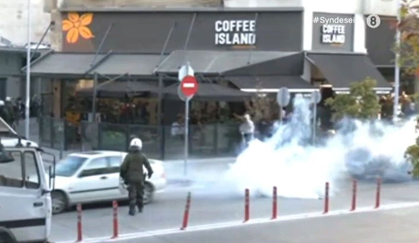 Δολοφονία Άλκη Καμπανού: Ένταση και επεισόδια πριν την έναρξη της δίκης