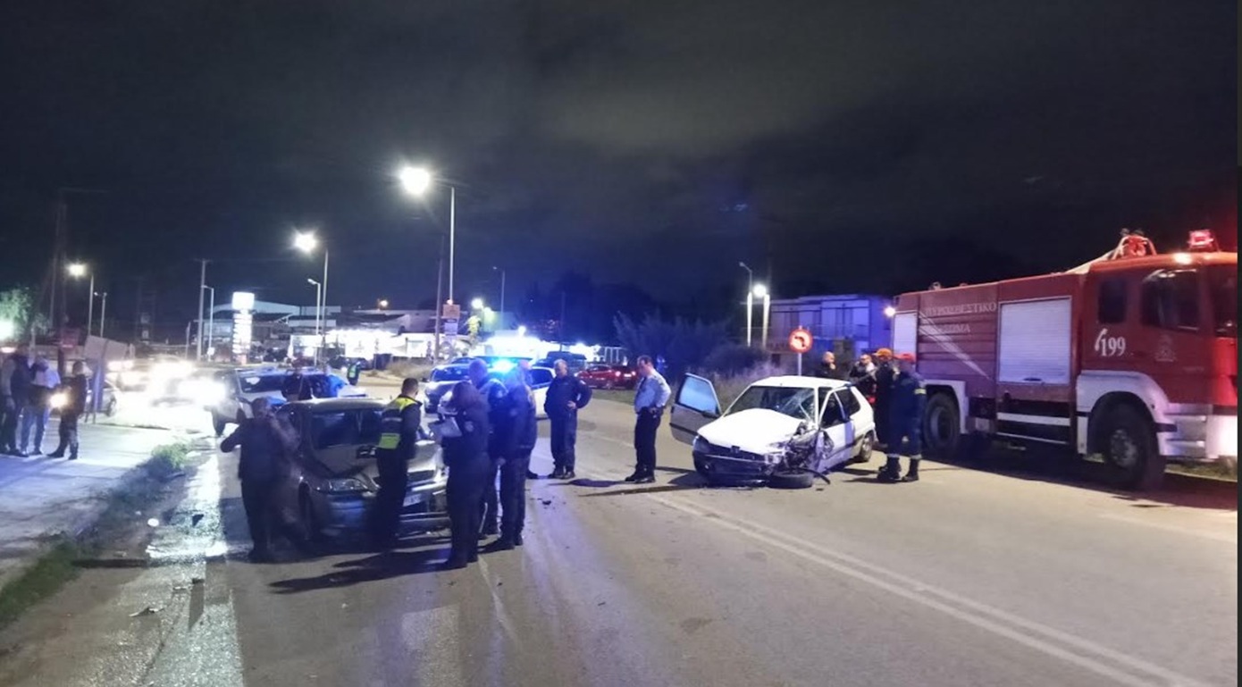 Σφοδρή σύγκρουση αυτοκινήτων στο Αγρίνιο &#8211; Τρεις τραυματίες, ανάμεσά τους και παιδί