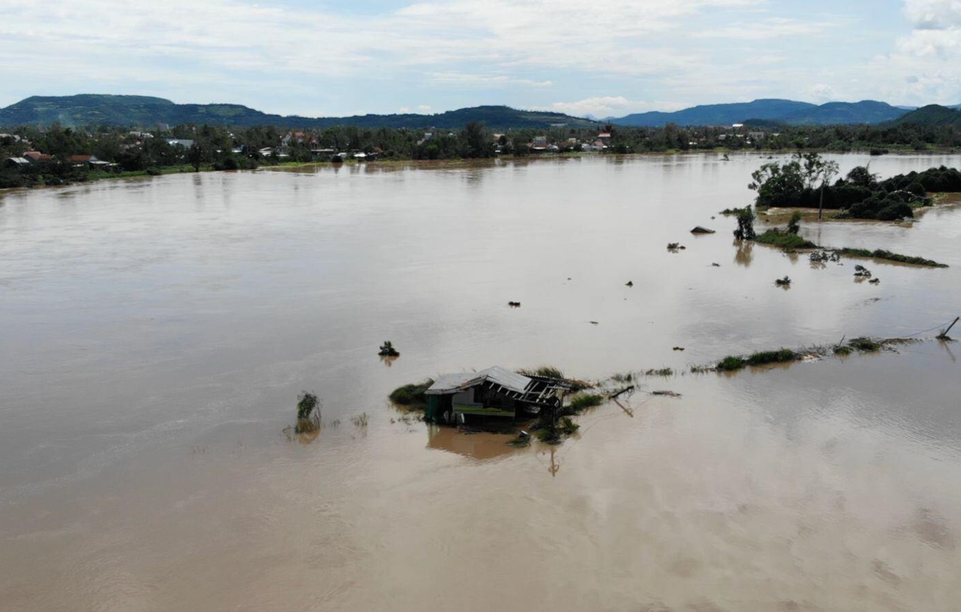 Τρεις άνδρες διασώθηκαν από τη θάλασσα στο Βιετνάμ, έπειτα από 40 ώρες στο νερό