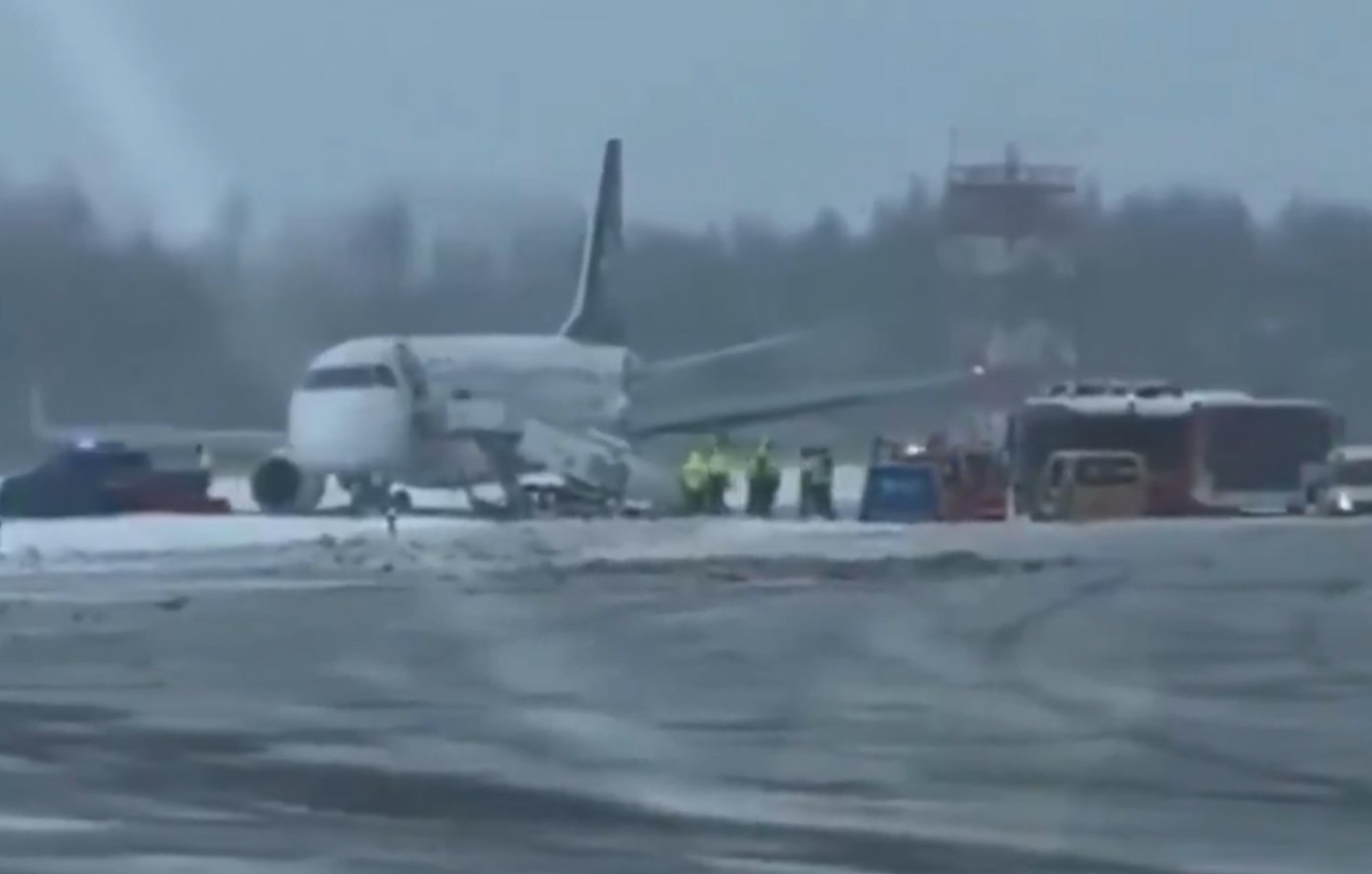 Διακοπή κυκλοφορίας στο αεροδρόμιο του Βίλνιους &#8211; Αεροσκάφος εξετράπη της πορείας του σε διάδρομο τροχοδρόμησης