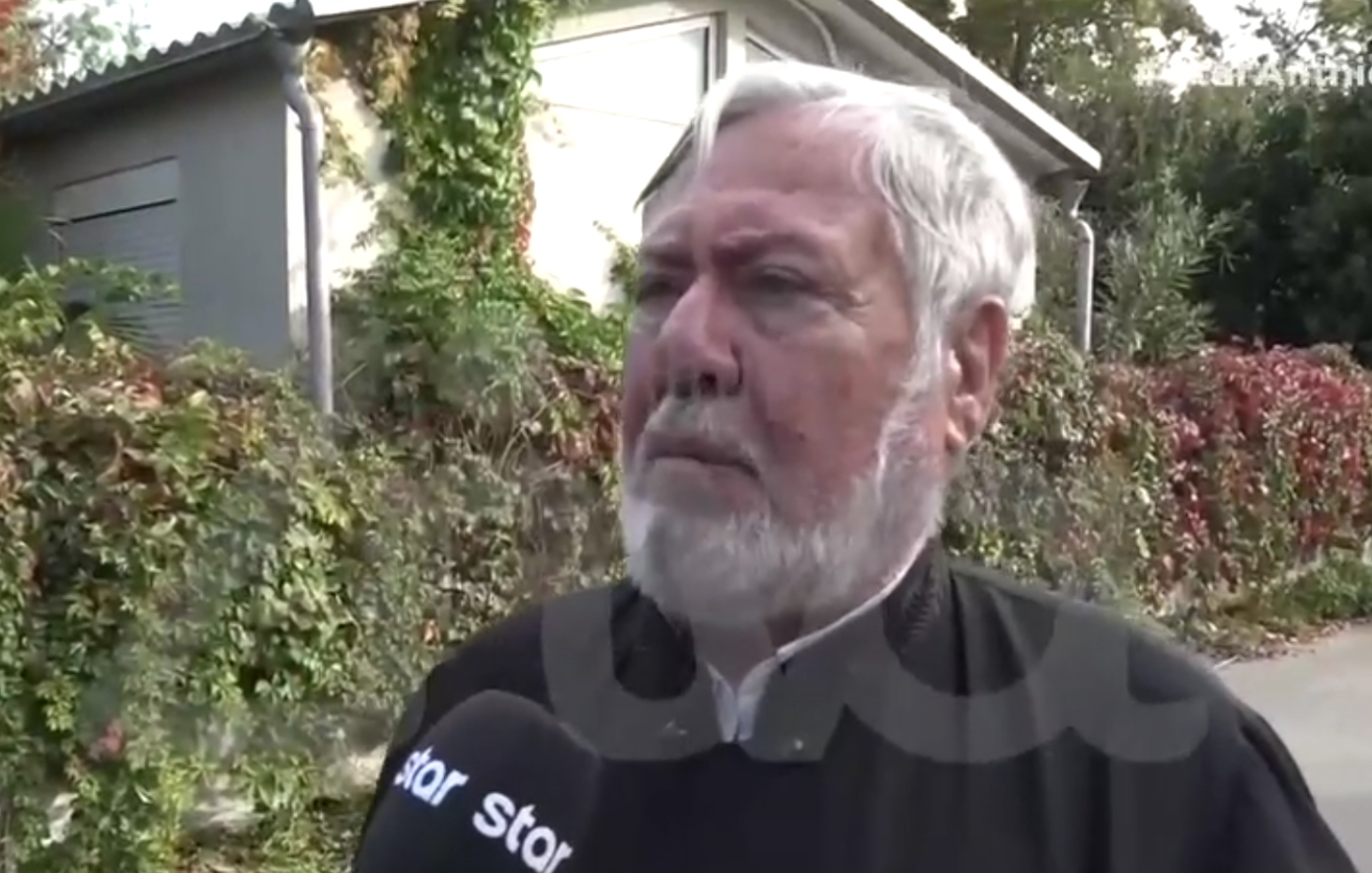 «Τα όπλα είναι για την πατρίδα όταν κινδυνεύει», λέει ο ιερέας που εκφώνησε τον επικήδειο της 56χρονης που σκοτώθηκε στα Βορίζια