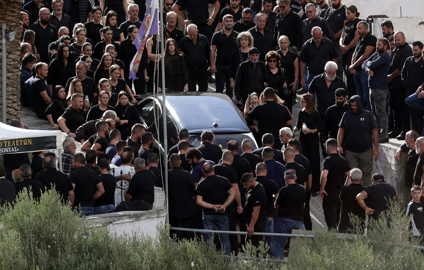 «Του έστησαν ενέδρα και τον σκότωσαν εν ψυχρώ &#8211; Απαιτώ να φύγουν από το χωριό»: Ξεσπά η μητέρα του νεκρού 39χρονου στα Βορίζια