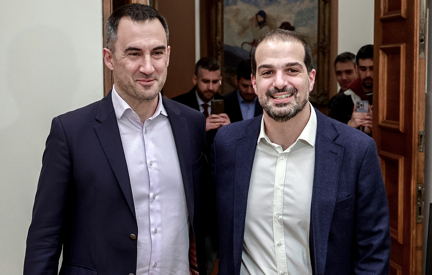 Ένα βήμα πριν τη διάσπαση η «Νέα Αριστερά»: Αγεφύρωτο το χάσμα μεταξύ Χαρίτση και Σακελλαρίδη