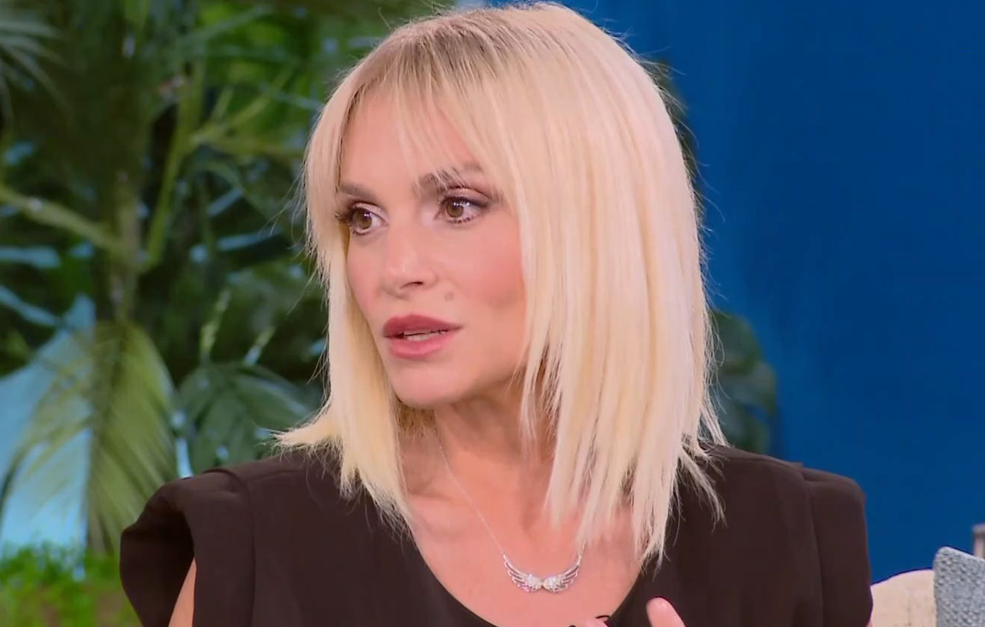 Ελεωνόρα Ζουγανέλη: «Τις γυναίκες που δεν έχουν παιδιά, τις βλέπουν λίγο σαν κακομοίρες» 