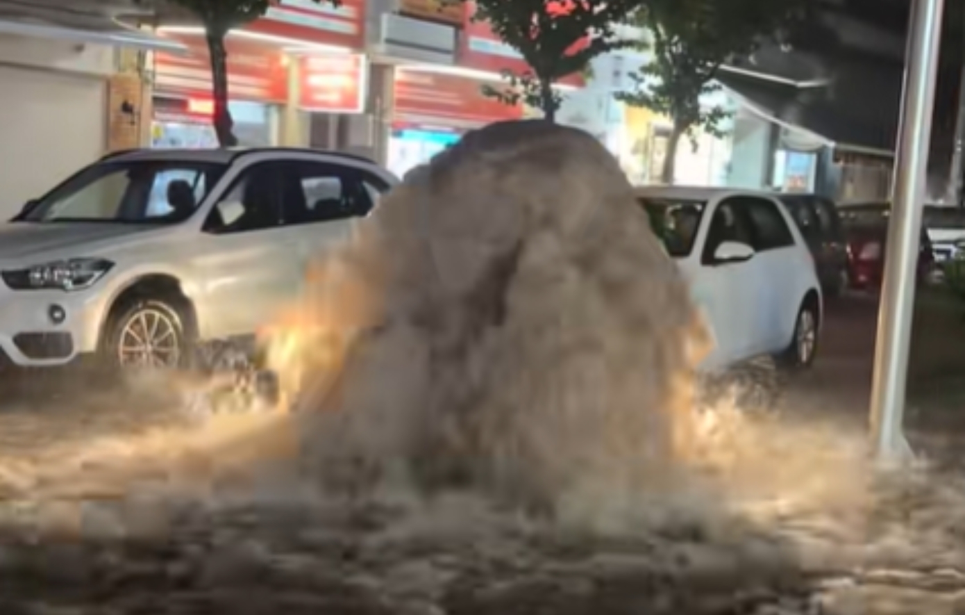 Απίστευτες εικόνες στην Καλλιθέα: Τα φρεάτια ομβρίων υδάτων μετατράπηκαν σε συντριβάνια