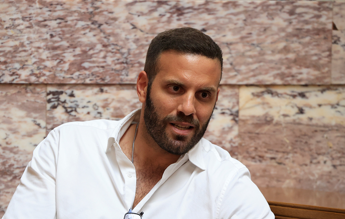 «Τα γεγονότα νομίζω ότι μιλούν από μόνα τους», λέει ο δημοσιογράφος που κατήγγειλε τον Νίκο Παππά για επίθεση