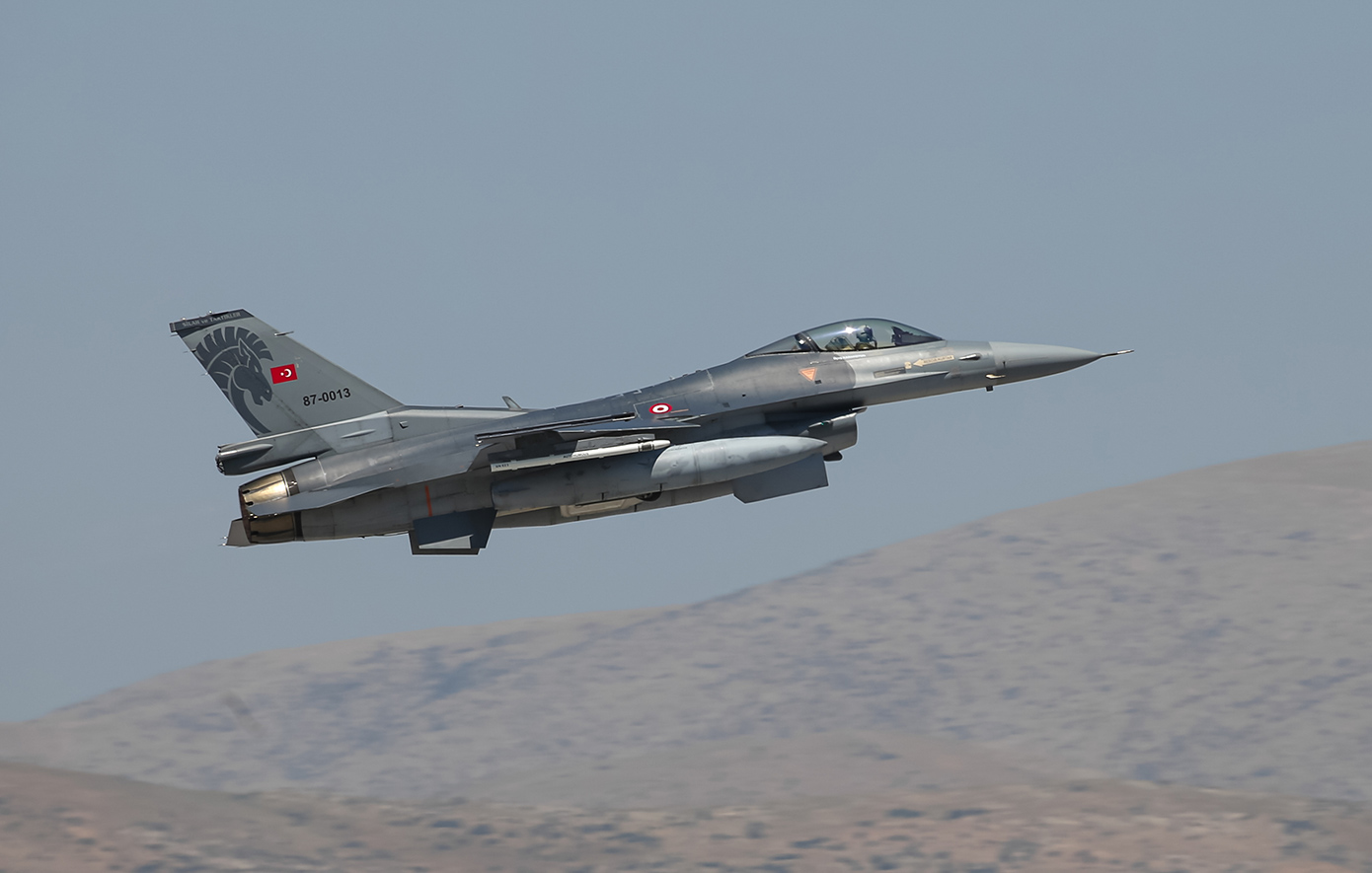 Νέες παραβιάσεις στο Αιγαίο: Τουρκικά F-16 και ATR-72 &#8211; Αναχαιτίστηκαν από την Πολεμική Αεροπορία