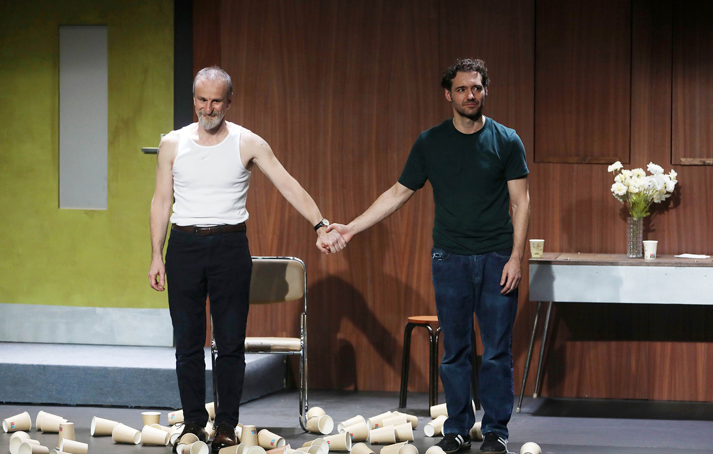 Λαμπερή πρεμιέρα για την παράσταση «Το 5ο Βήμα» στο Θέατρο Μικρό Χόρν με χορηγό τον ΟΠΑΠ