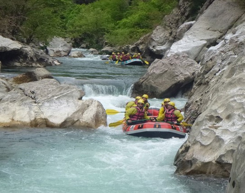 Χριστουγεννιάτικο δώρο εμπειρίας οδήγηση Rafting για 2 Χριστουγεννιάτικο δώρο εμπειρίας οδήγηση Rafting για 2