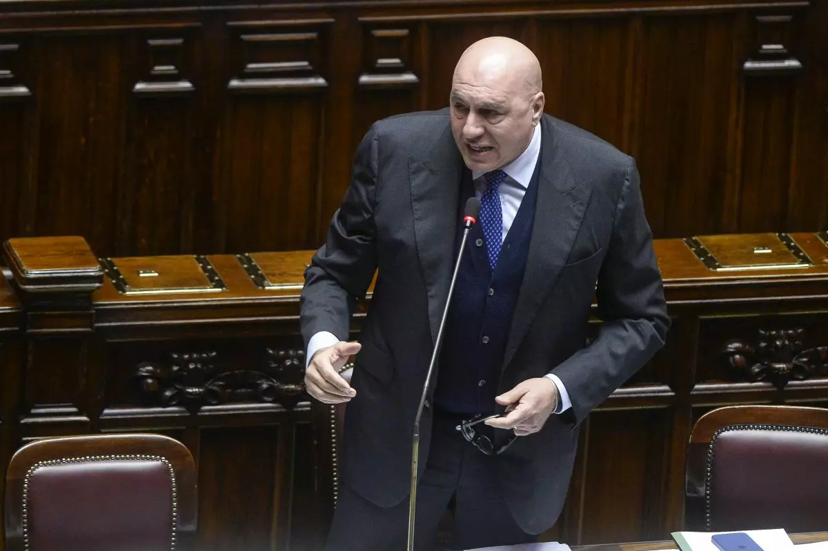 «Ο Τραμπ κατέστησε σαφές ότι η Ευρώπη του χρειάζεται λίγο ή και καθόλου», λέει ο Ιταλός υπουργός άμυνας Γκουίντο Κροζέτο