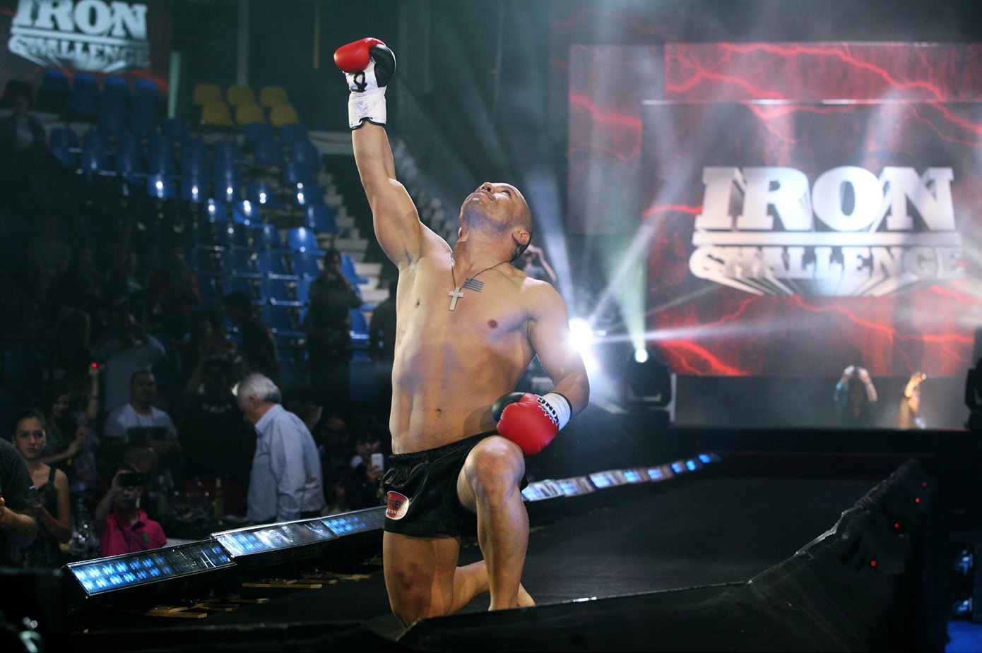 Επιστρέφει στα ρινγκ ο «Iron Mike» – Το μήνυμα του Μιχάλη Ζαμπίδη που ξεσήκωσε τους φιλάθλους