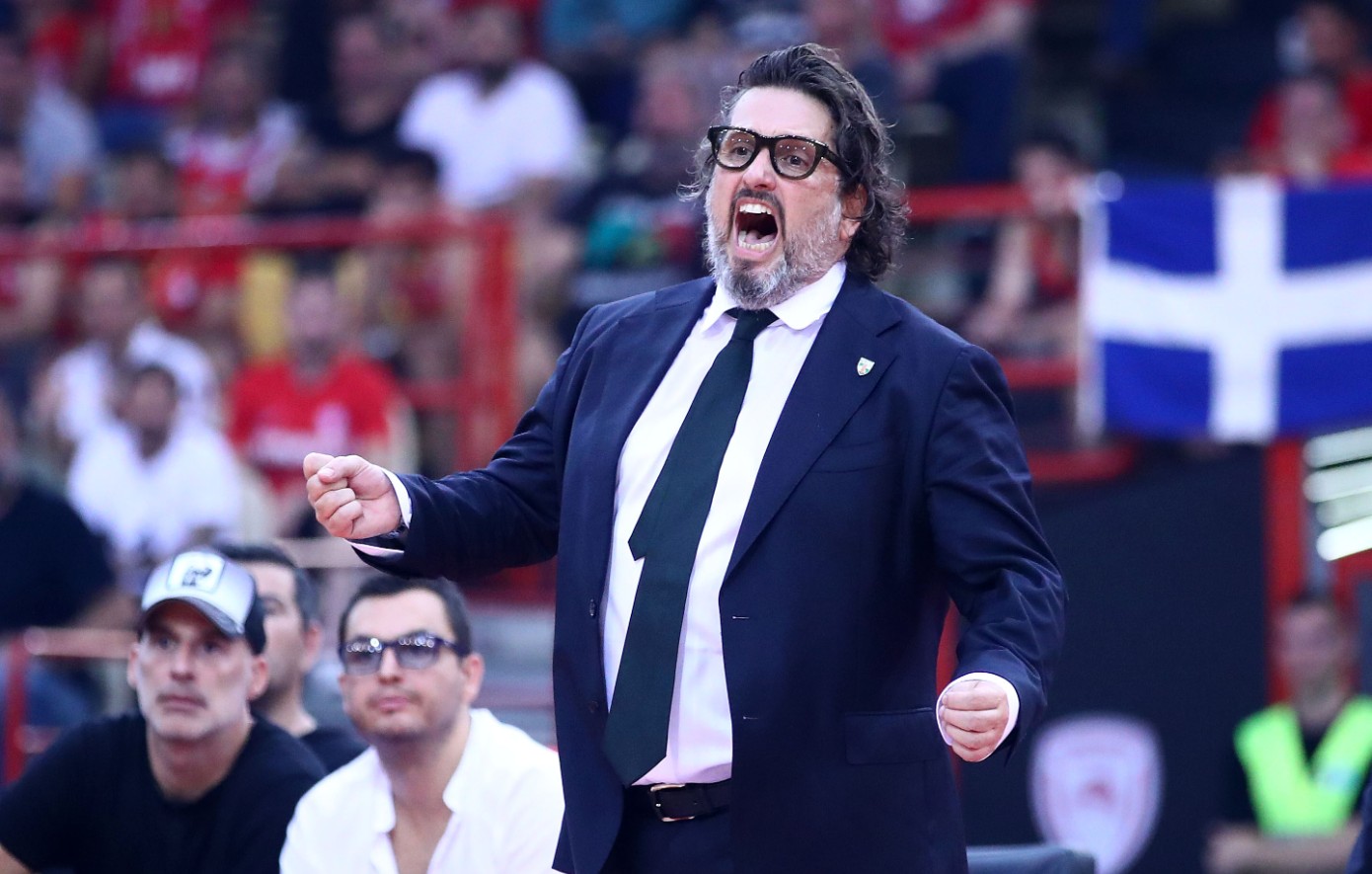 Χαμός στην Παρτίζαν: Οι οπαδοί δημοσίευσαν τους αριθμούς τηλεφώνων των Τρινκιέρι και Ραζνάτοβιτς