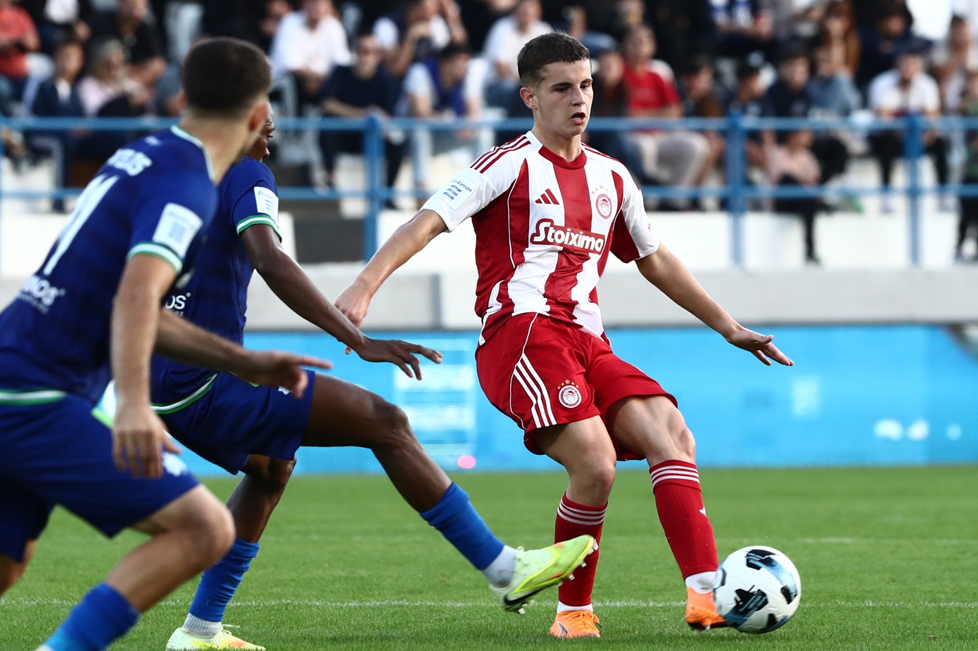 Super League: Ο Ολυμπιακός θέλει να αποχαιρετήσει με νίκη το 2025 κόντρα στην Κηφισιά &#8211; Επικίνδυνη έξοδος για Αρη στην Τρίπολη