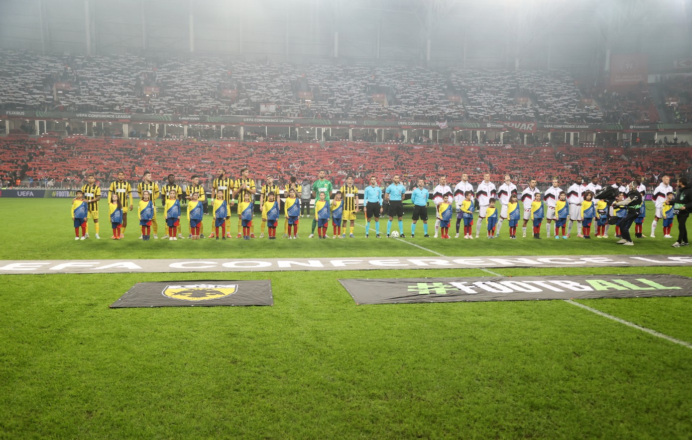 Σάμσουνσπορ &#8211; ΑΕΚ: 1-0 στο 4&#8242; με αυτογκόλ του Μουκουντί