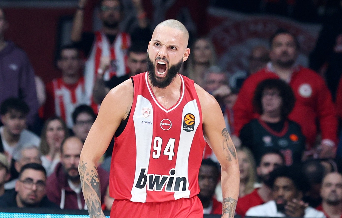 Μήνυμα Φουρνιέ για τον Ολυμπιακό: Το πιο βαθύ σκοτάδι είναι λίγο πριν την αυγή