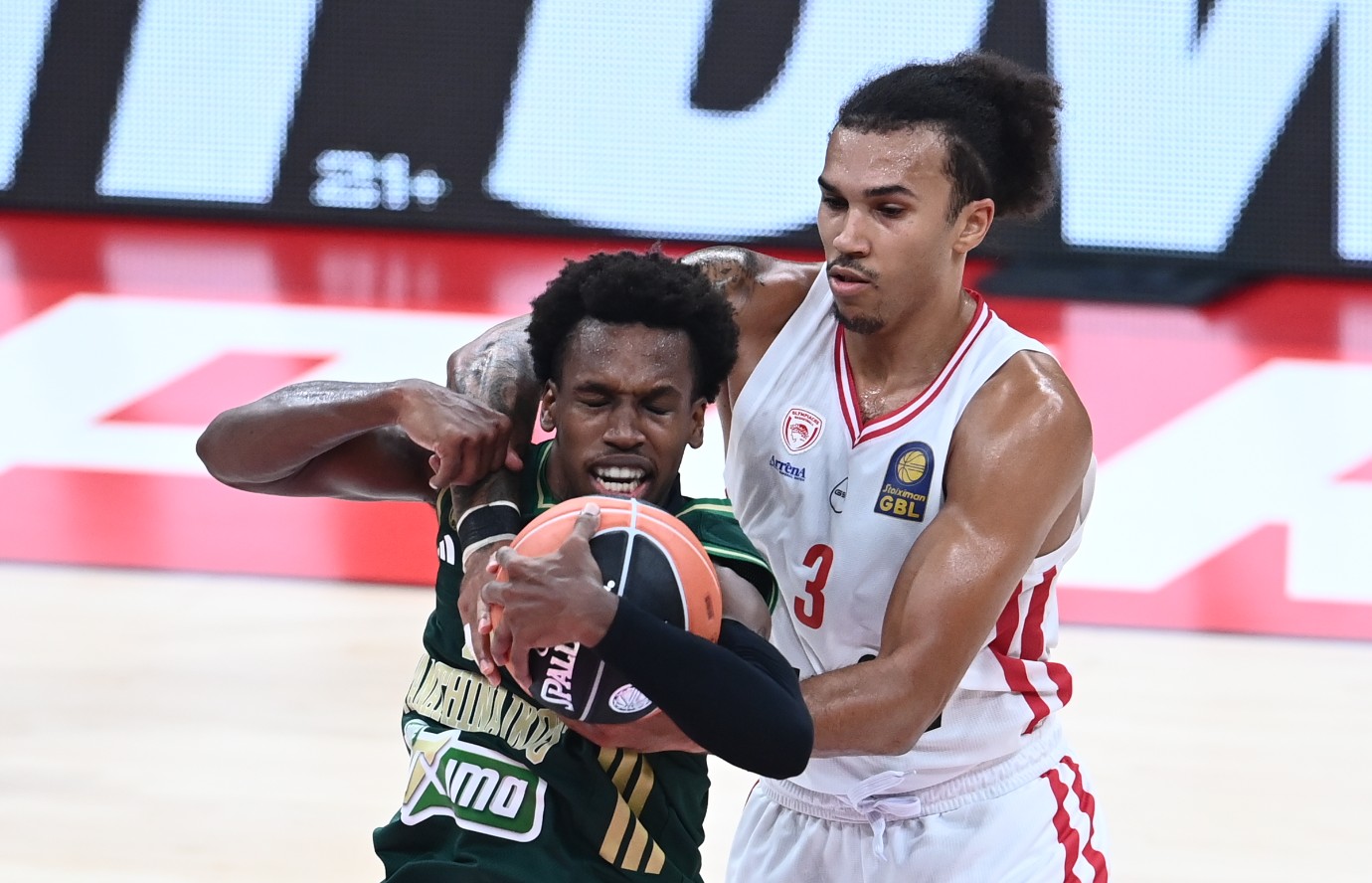 Πλήγμα με Γουόρντ στον Ολυμπιακό