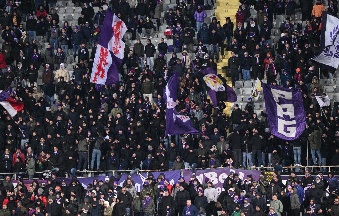 «Να πεθάνουν τα παιδιά σας από καρκίνο» &#8211; Ανατριχιαστικά μηνύματα των οπαδών της Φιορεντίνα στις συζύγους των παικτών