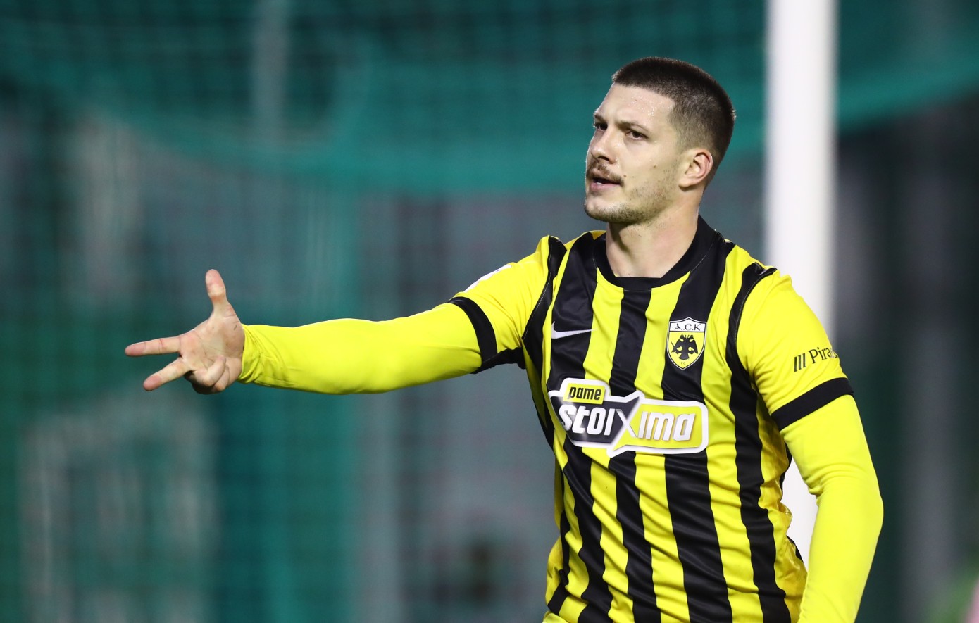 Αποθεώνει Γιόβιτς η «AS» για το χατ τρικ στη Λεωφόρο: Βασιλιάς της Αθήνας