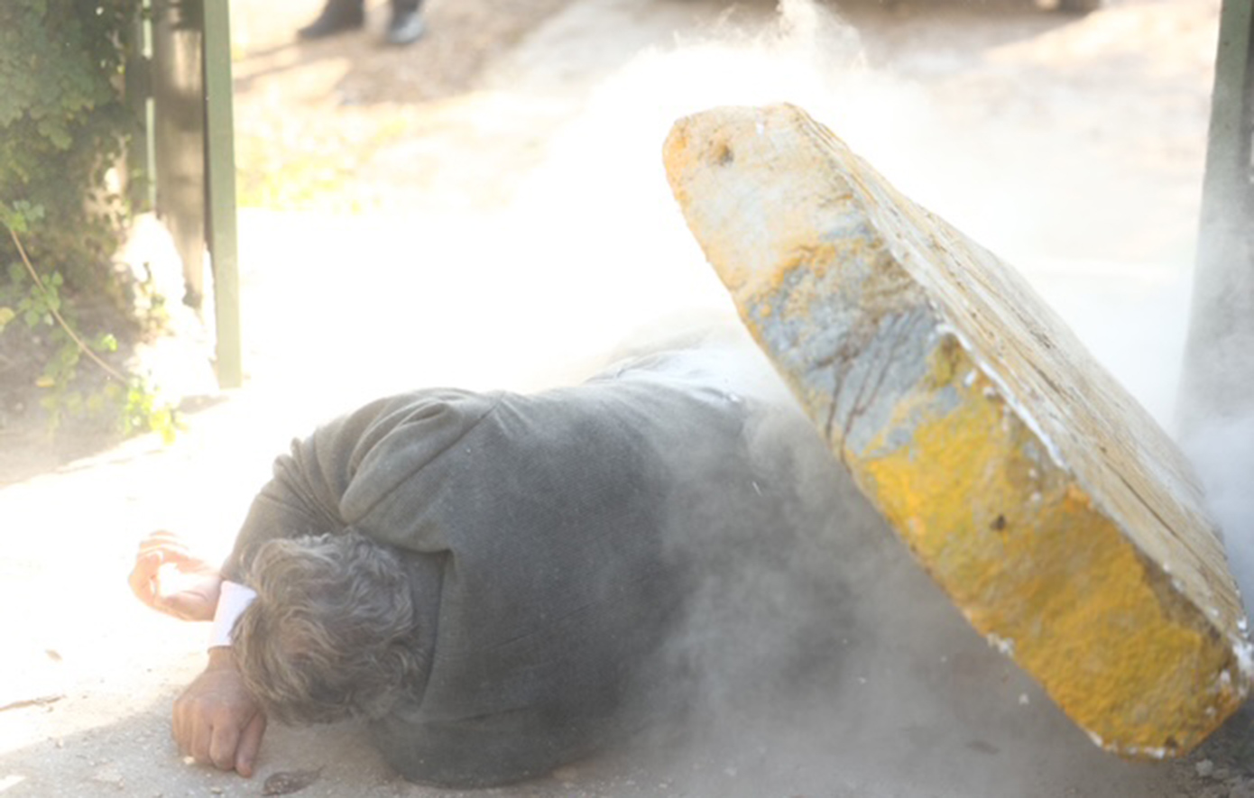 Με έναν συγκλονιστικό τρόπο έκλεισε χθες βράδυ το τελευταίο επεισόδιο του 2025. Ένας φοβερός σεισμός χτύπησε τη Στέρνα, κατέστρεψε τα πάντα και σκόρπισε το θάνατο.