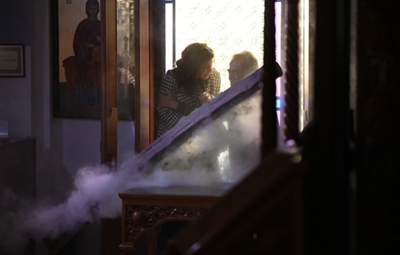 Με έναν συγκλονιστικό τρόπο έκλεισε χθες βράδυ το τελευταίο επεισόδιο του 2025. Ένας φοβερός σεισμός χτύπησε τη Στέρνα, κατέστρεψε τα πάντα και σκόρπισε το θάνατο.