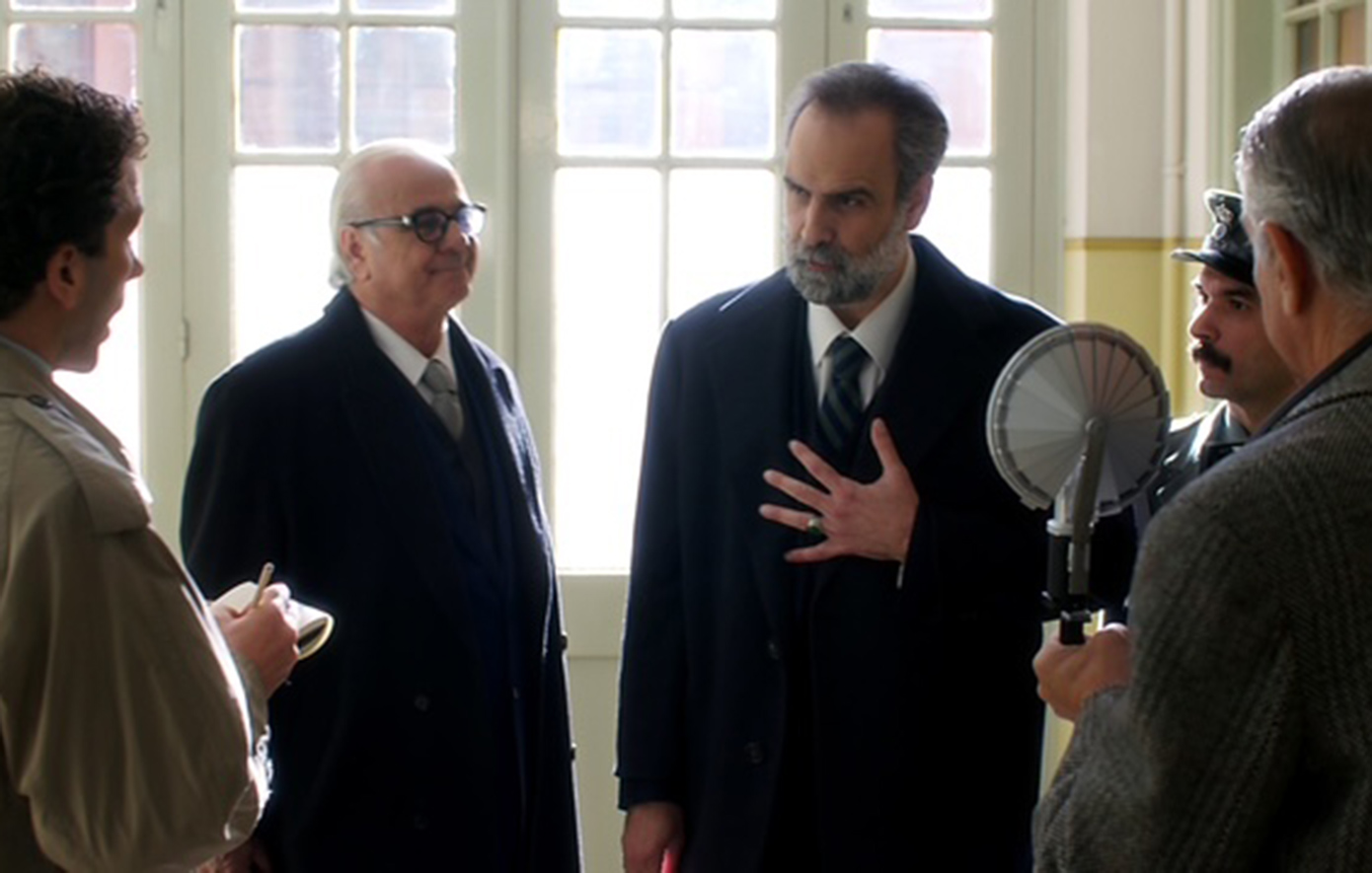 Με έναν συγκλονιστικό τρόπο έκλεισε χθες βράδυ το τελευταίο επεισόδιο του 2025. Ένας φοβερός σεισμός χτύπησε τη Στέρνα, κατέστρεψε τα πάντα και σκόρπισε το θάνατο.