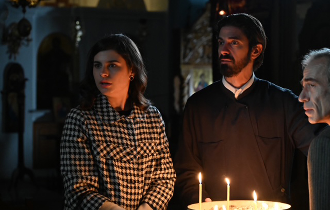 Με έναν συγκλονιστικό τρόπο έκλεισε χθες βράδυ το τελευταίο επεισόδιο του 2025. Ένας φοβερός σεισμός χτύπησε τη Στέρνα, κατέστρεψε τα πάντα και σκόρπισε το θάνατο.