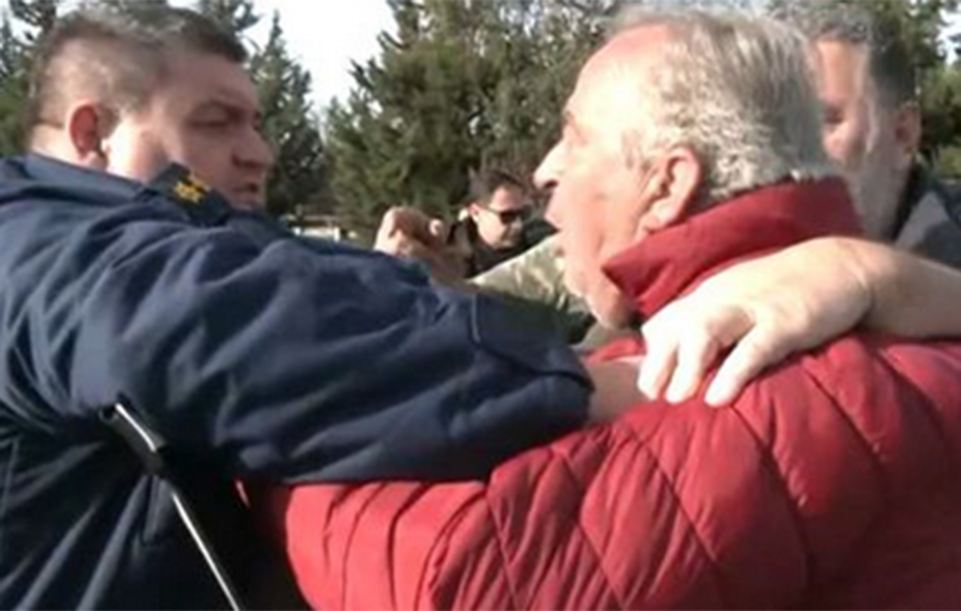 Ένταση μεταξύ αγροτών και αστυνομικών στη Θεσσαλονίκη &#8211; Αναφορές για αγρότη που υπέστη έμφραγμα