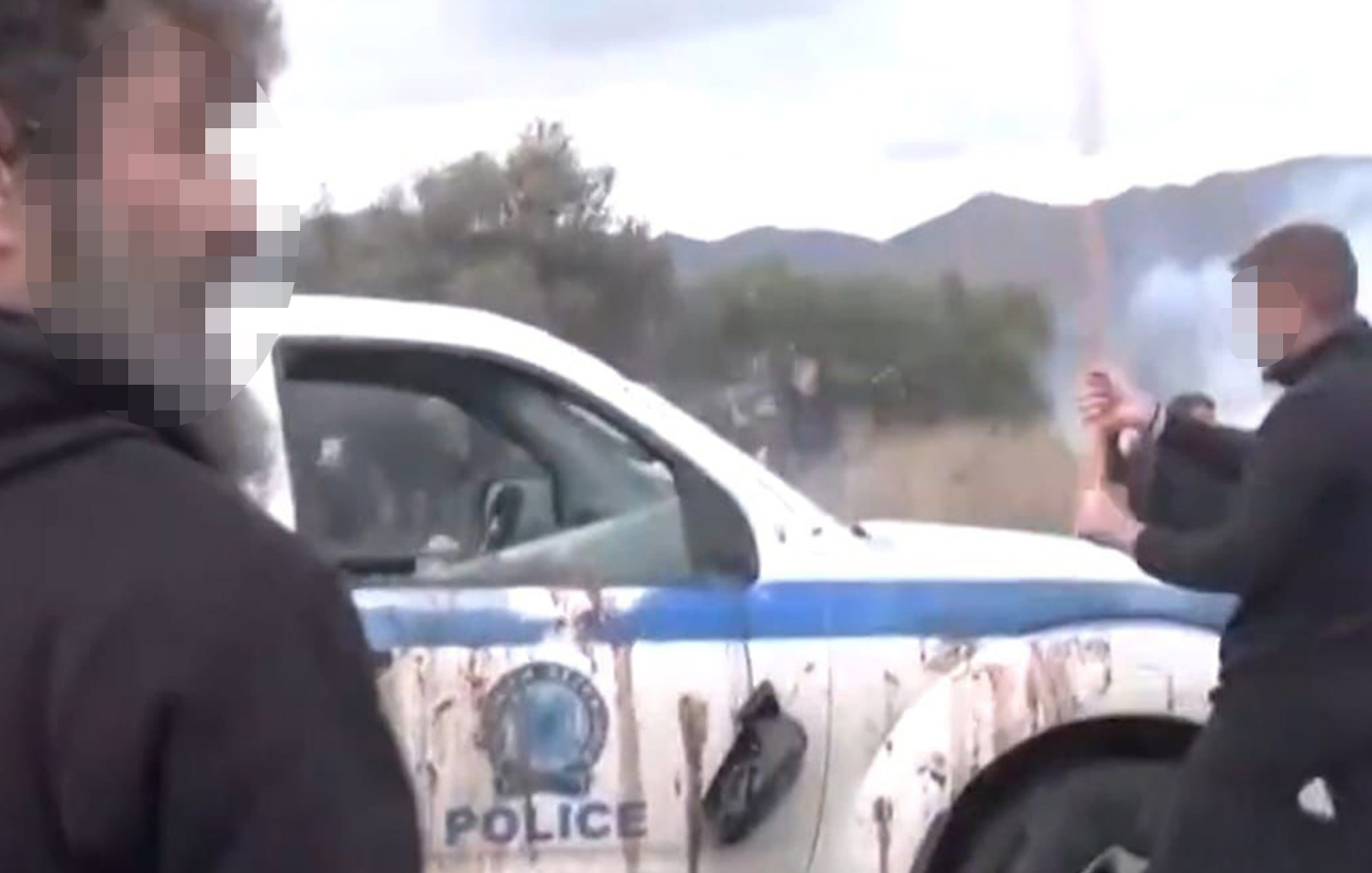 Σύμφωνα με πληροφορίες από την ΕΛΑΣ Όλοι αυτοί στο αεροδρόμιο Κρήτης ταυτοποιήθηκαν και πάνε για εγκληματική οργάνωση. Όσοι έσπασαν περίφραξη αεροδρομίου και περιπολικά έχουν ταυτοποιηθεί