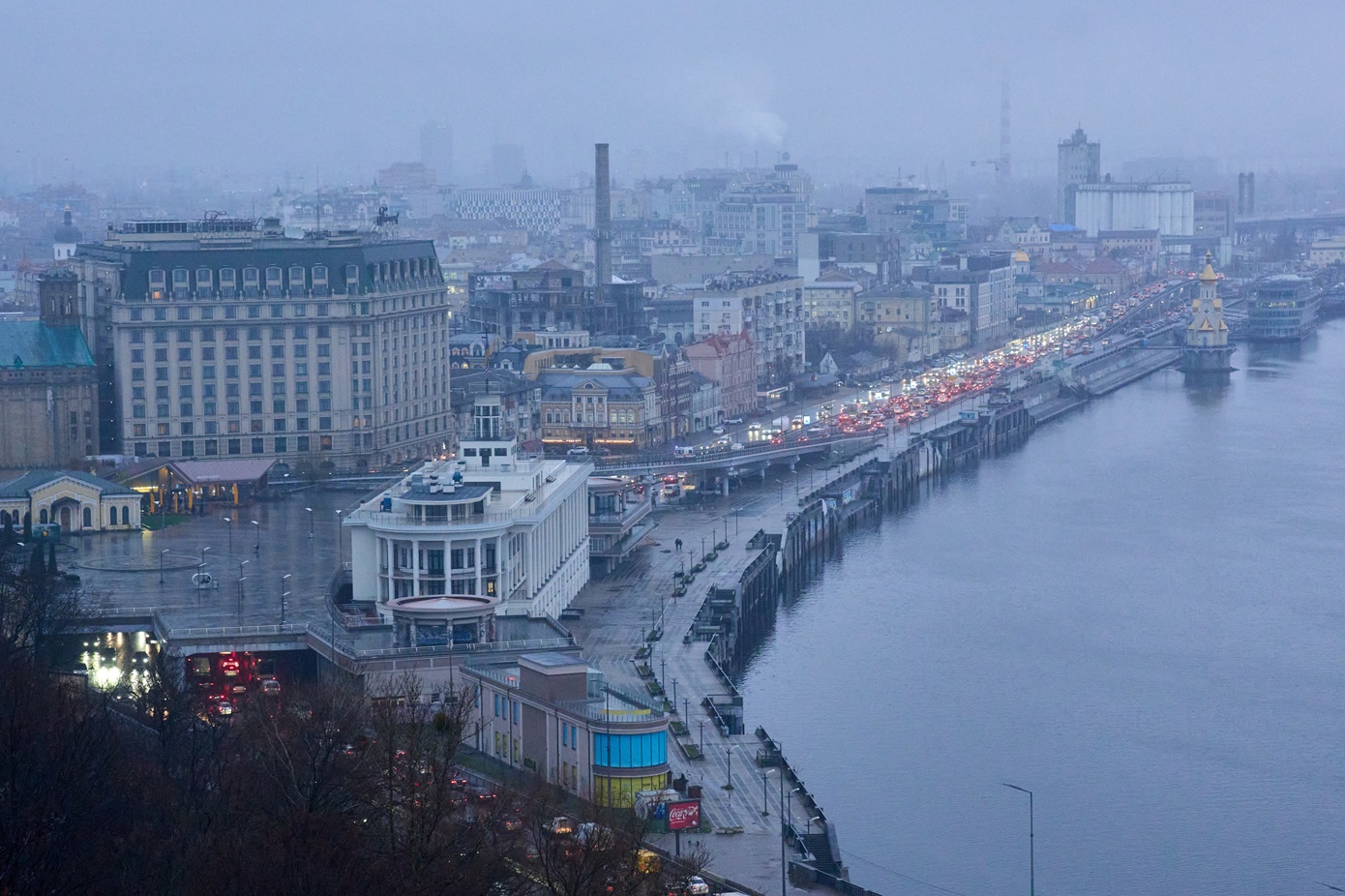 Ρωσικά drones και πύραυλοι έπληξαν σιδηροδρομικό κόμβο κοντά στο Κίεβο, σύμφωνα με την κρατική σιδηροδρομική εταιρεία