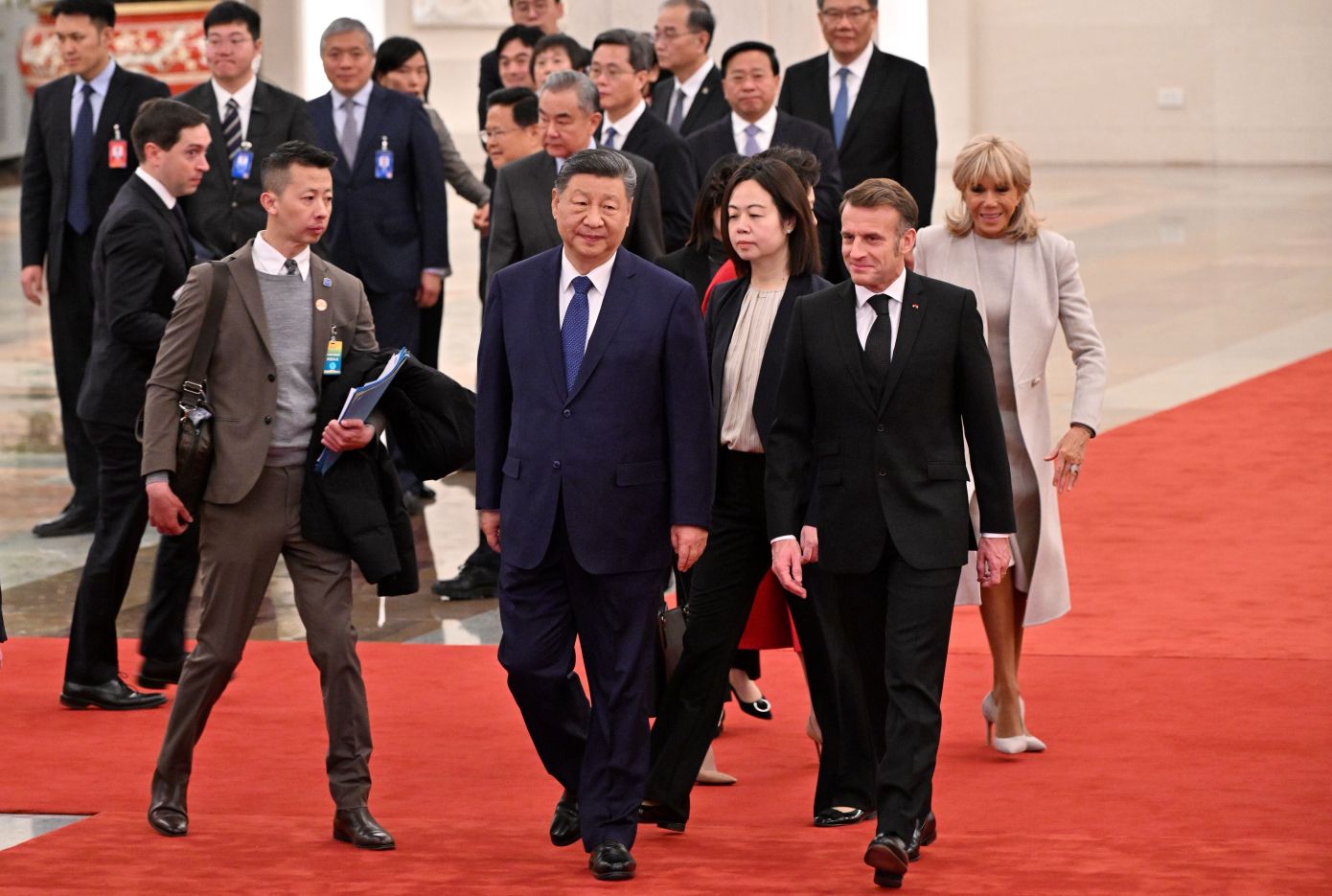 Την «ευθύνη» να ξεπεραστούν οι διαφωνίες επισημαίνει ο Μακρόν στον Σι &#8211; Στην Κίνα ο Γάλλος πρόεδρος