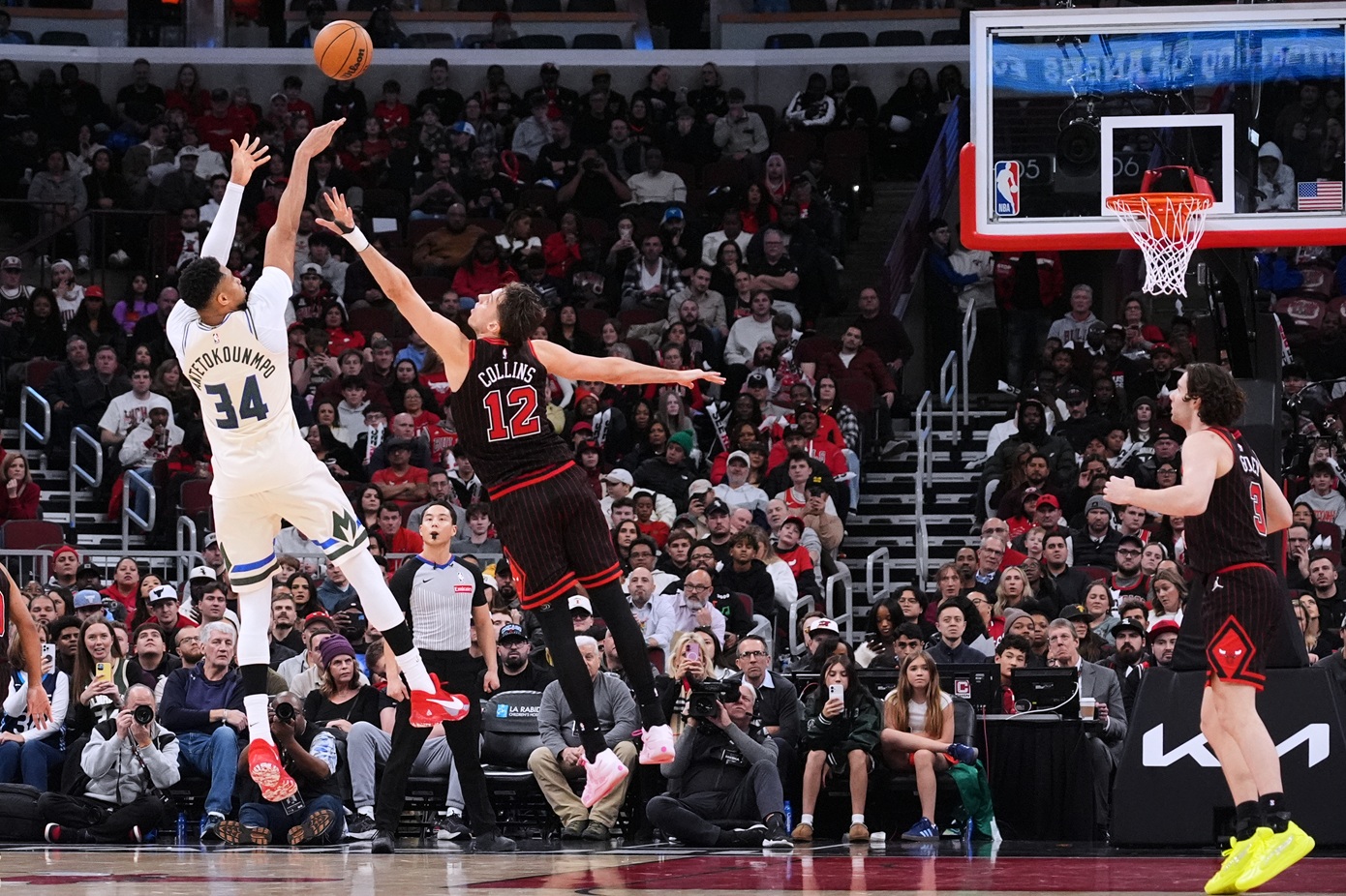 Ξεκάθαρος Γιάννης για το μέλλον του στους Μπακς μετά τη νίκη επί των Μπουλς: «Είμαι εδώ και όσο είμαι εδώ θα δίνω τα πάντα»