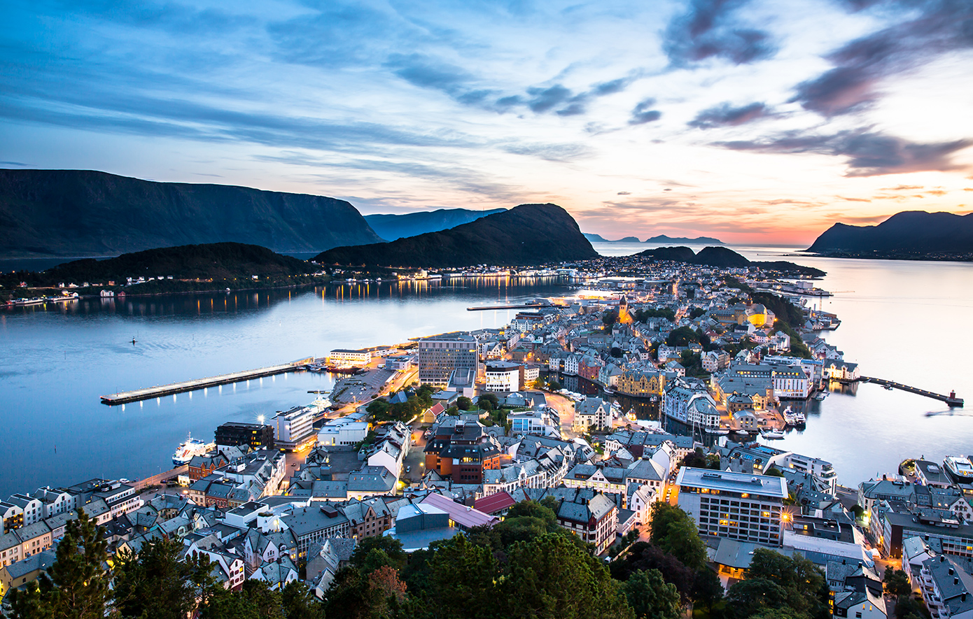 Alesund: Ο απόλυτος χειμερινός προορισμός για όσους δεν κάνουν σκι