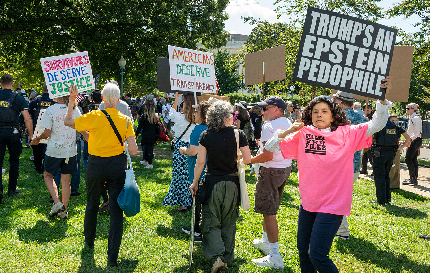 Ένας στους δύο Αμερικανούς αποδοκιμάζουν τους χειρισμούς Τραμπ στην υπόθεση Έπστιν, λένε τα ευρήματα νέας δημοσκόπησης