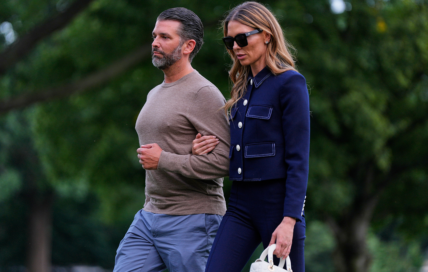 Ο Ντόναλντ Τραμπ Τζούνιορ αρραβωνιάστηκε την Μπετίνα Άντερσον ύστερα από έναν χρόνο σχέσης