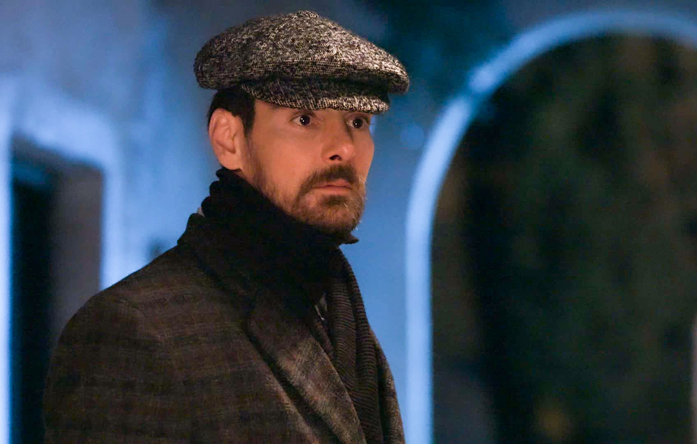 «Grand Hotel»: Ο Πέτρος φτάνει έξω από το Grand Hotel και μαθαίνει ότι η Αλίκη έχει εξαφανιστεί