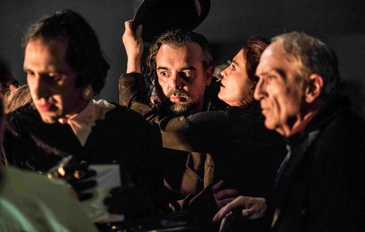 «Ιβάνοφ»: Το αριστούργημα του Τσέχοφ μέσα από τη ματιά του Γιάννη Χουβαρδά