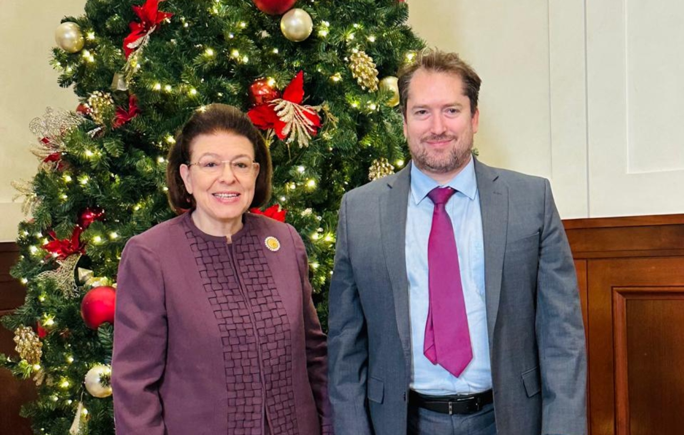 Συνάντηση Μενδώνη με Αμερικανό αξιωματούχο για θέματα Πολιτισμού: «Ο πολιτισμός αποτελεί συνδετική δύναμη ανάμεσα στις ΗΠΑ και την Ελλάδα»